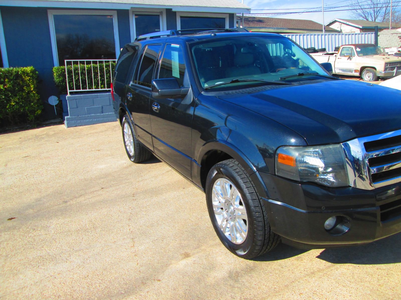 2013 BLACK Ford Expedition (1FMJU1K55DE) , located at 1815 NE 28th St., Fort Worth, TX, 76106, (817) 625-6251, 32.795582, -97.333069 - Photo #2
